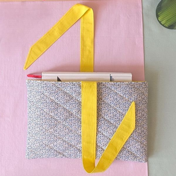 Book sleeve Summer