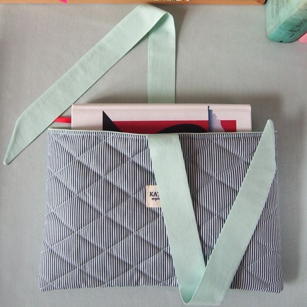 Book sleeve with mint ties Philippa